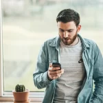¿Qué pasa si un hombre te escribe todos los días?